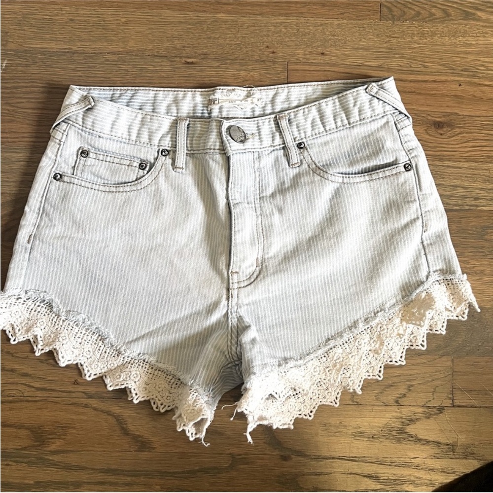Free People denim pinstripe shorts with eyelet lace - Size 26